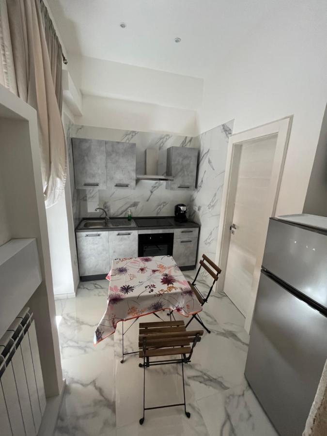 Luisa'S Apartment Naples Exterior photo